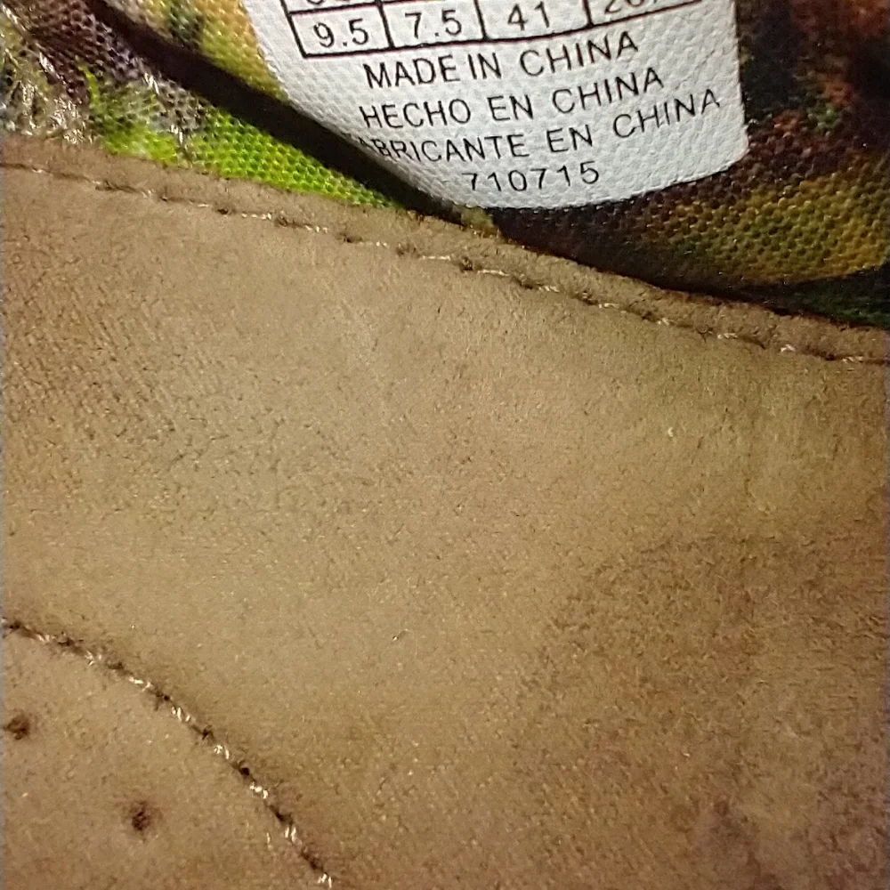 Toms National Geographic Big Cats Slip On Loafers Women's sz 9.5.